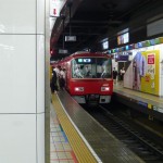 名鉄線の赤い電車